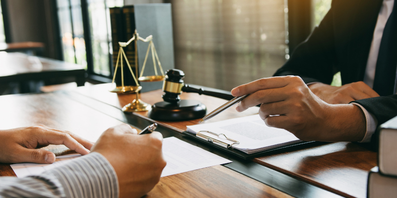 3 Signs You Should Talk to a Lawyer