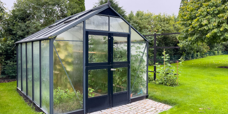 Greenhouses on Residential Properties – Pros & Cons